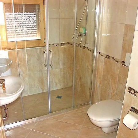 Sleeps 8 Wifi *